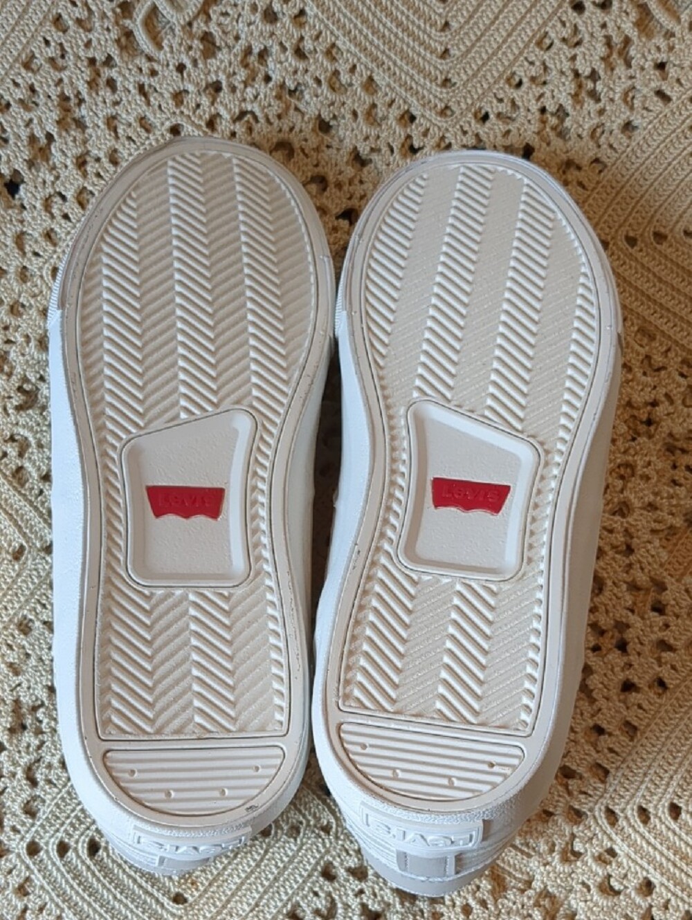 Levi's Women's Low-Top Sneakers in Light Gray and White Zebra Print - Picture 4 of 6